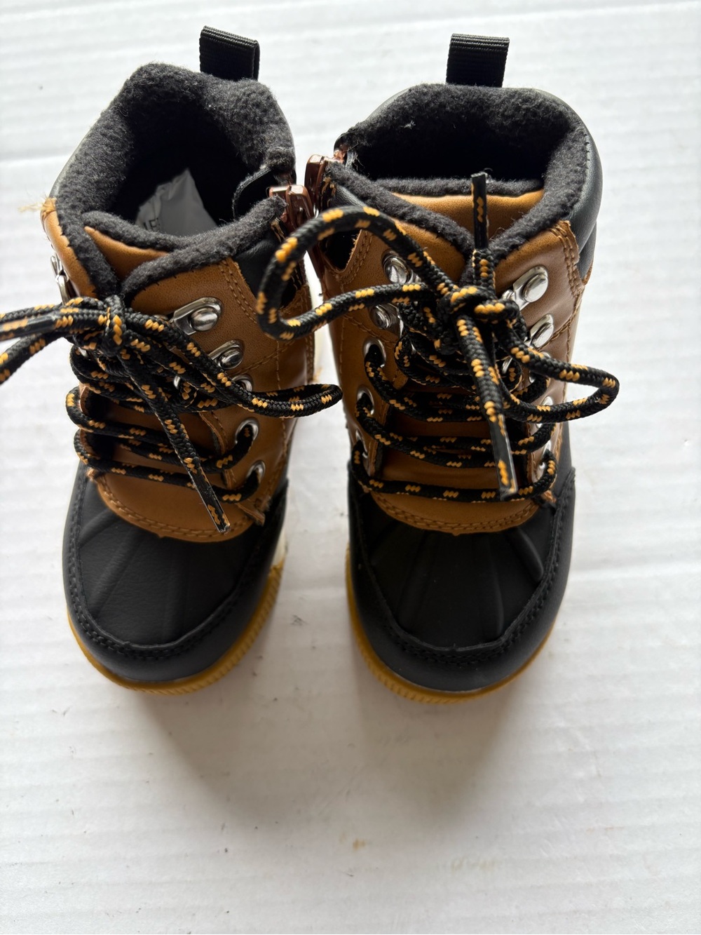 wonder nation Brown and Black Lace-Up Kids Winter Boots- size 6